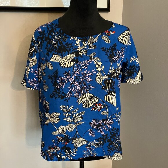 W5 medium blue floral‎ semi-sheer blouse with flutter sleeves - Picture 1 of 5